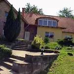 Maison d'hôtes For Rent Near Budapest 4*