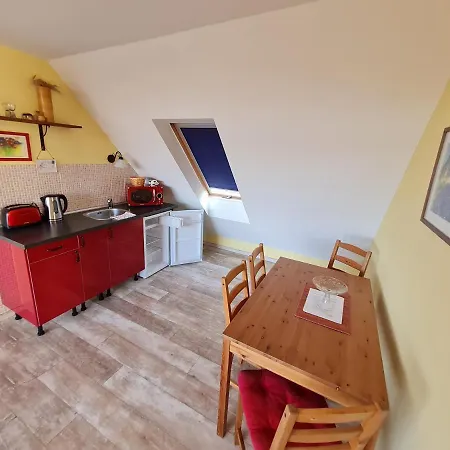 Apartments For Rent Near Budapest Guest house *