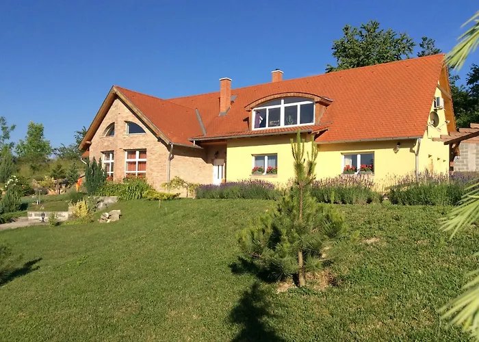 게스트하우스 For Rent Near Budapest