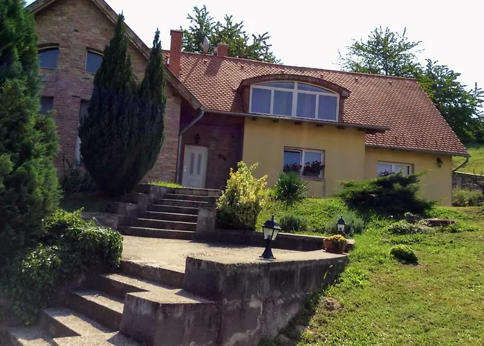 게스트하우스 For Rent Near Budapest 4*